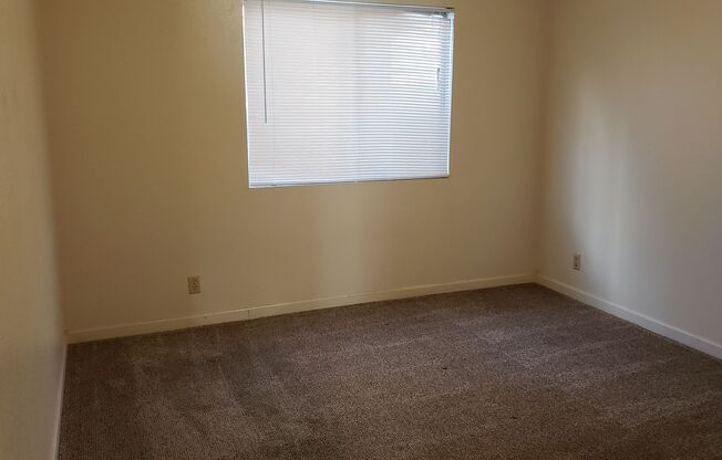 2 beds, 1 bath, 775 sqft, $1,300, Unit A1