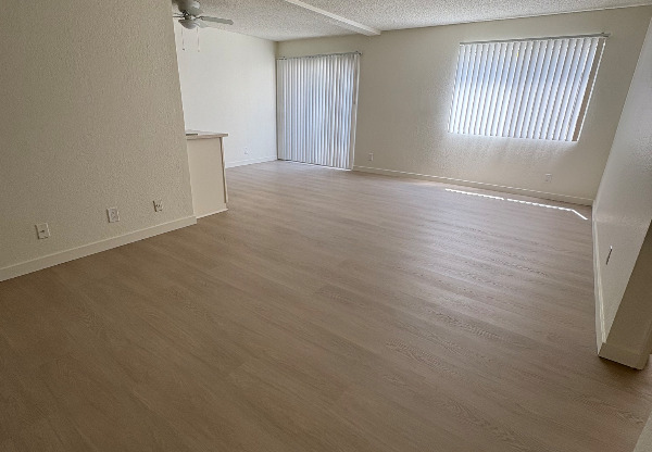6925 Haskell Ave 211