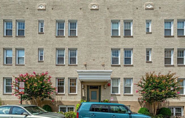 739 Newton Pl NW, Unit 205