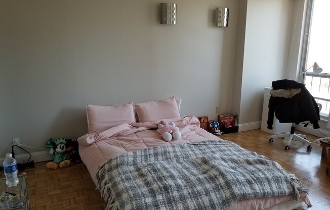 2 beds, 2 baths, 1,005 sqft, $4,200, Unit 601