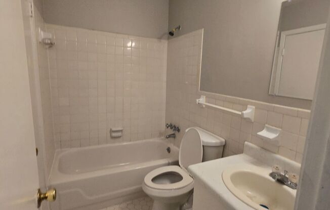 Welcome to 1994 Goldbrier Ln in Memphis, TN!