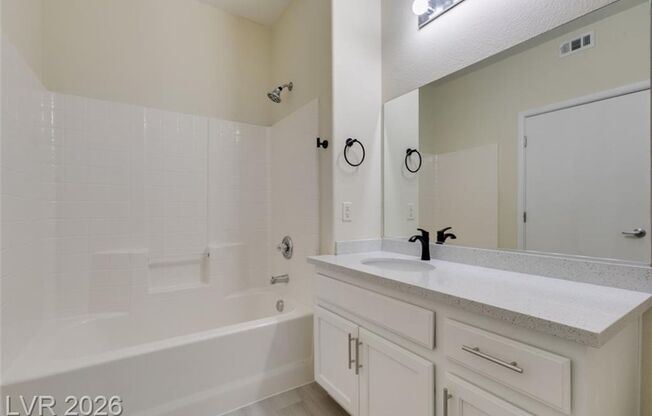 3 beds, 2 baths, $1,850, Unit # 3104