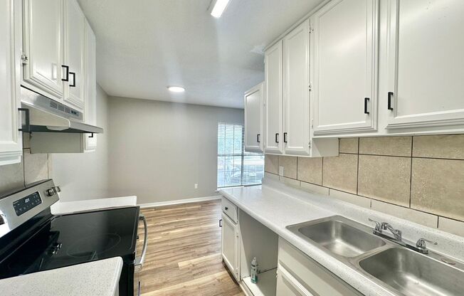 2 beds, 1 bath, 824 sqft, $795, Unit Unit 3