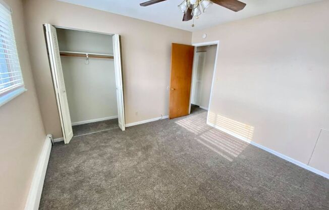 2 beds, 1 bath, 900 sqft, $940, Unit 11