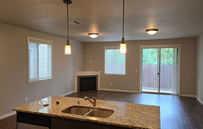 Beautiful 3 Bedroom Modern Home with Luxury Finishes