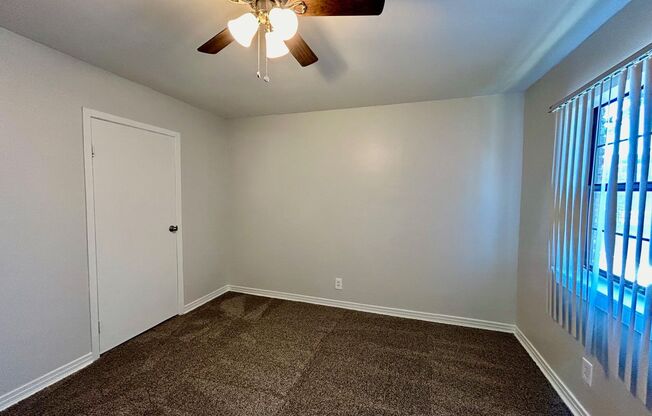 2 beds, 1 bath, $850, Unit MA9143