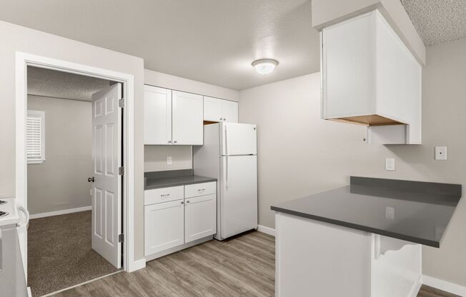 Rim Crest Apartments