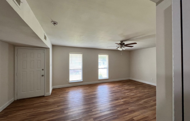 1505 LARCHMONT DR