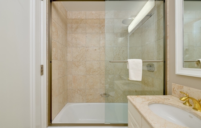 2 beds, 2 baths, 1,087 sqft, $9,500, Unit 10D