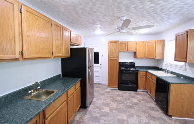 2 beds, 1 bath, $1,550