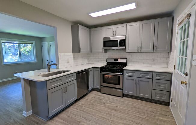3906 Lexington