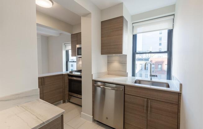 1 bed, 1 bath, 1,100 sqft, $5,682, Unit 5C