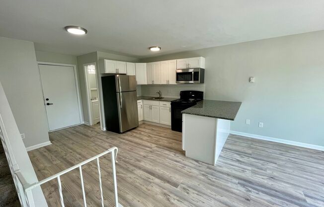 1 bed, 1.5 baths, $1,650, Unit 4-3B
