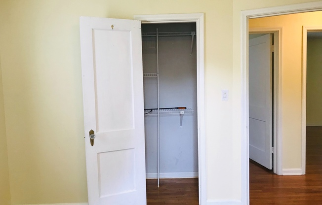 2 beds, 1 bath, $1,200