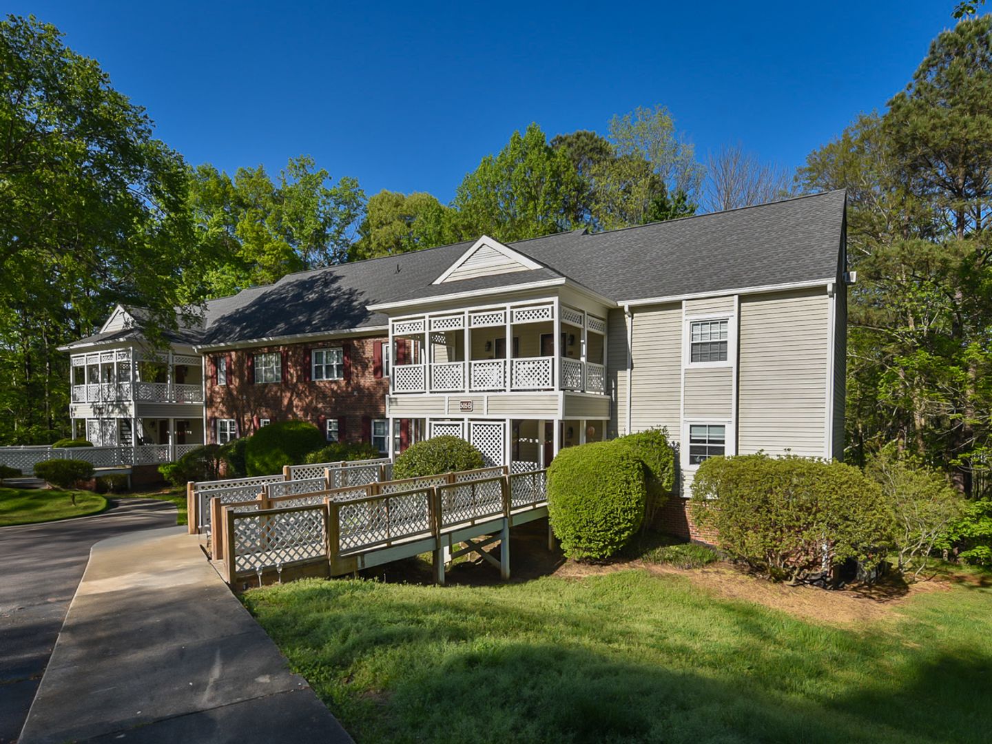 Beautifully Updated 1 Bedroom Condo!