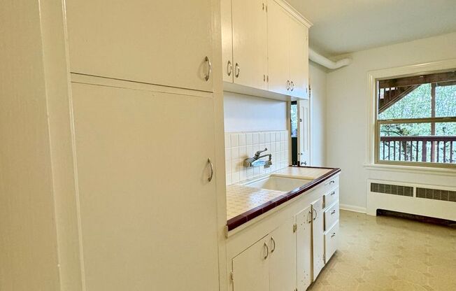 1 bed, 1 bath, 750 sqft, $1,895, Unit 1