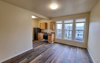 1 bed, 1 bath, $950, Unit 4