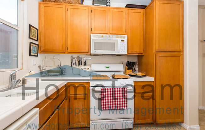 2 BR/2.5 BA 964 SQFT Eastlake/ Chula Vista Condo
