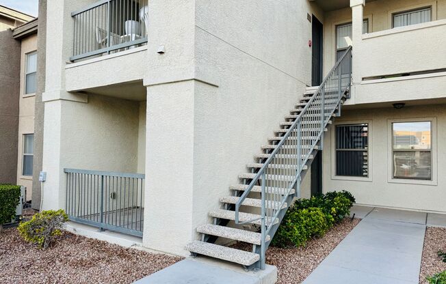 Beautiful, modern ground-floor 1 bed/1 bath condo in a gated SW community!