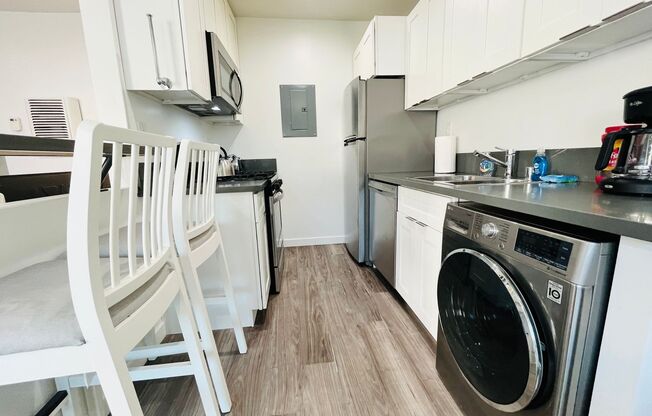 1 bed, 1 bath, $2,575, Unit Inglewood One Bedroom