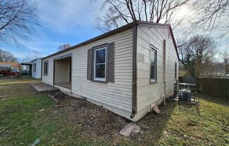 3 beds, 2 baths, $1,295