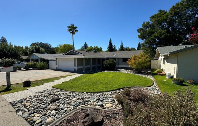 BEAUTIFUL SINGLE STORY 3 BED 2 BATH 2 CAR GARAGE IN CITRUS HEIGHTS