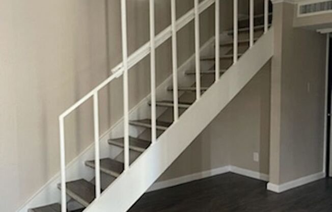 2 beds, 1.5 baths, 949 sqft, $1,450, Unit 281