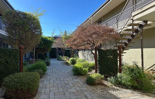 Studio, 1 bath, $1,425, Unit 212