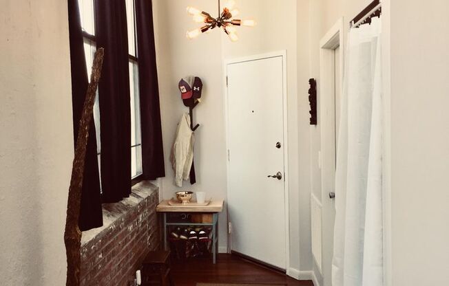 1 Bedroom Apartment in Callowhill Neighborhood