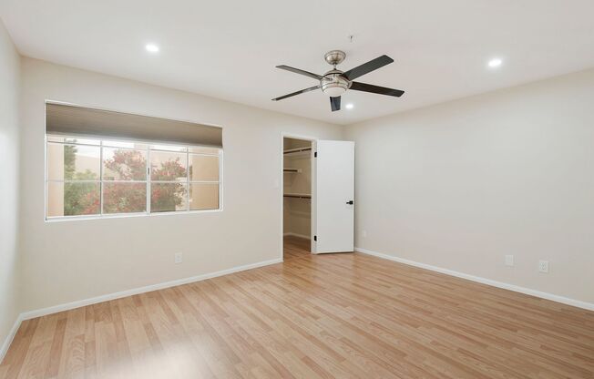2 beds, 2 baths, $2,000, Unit Unit 2093