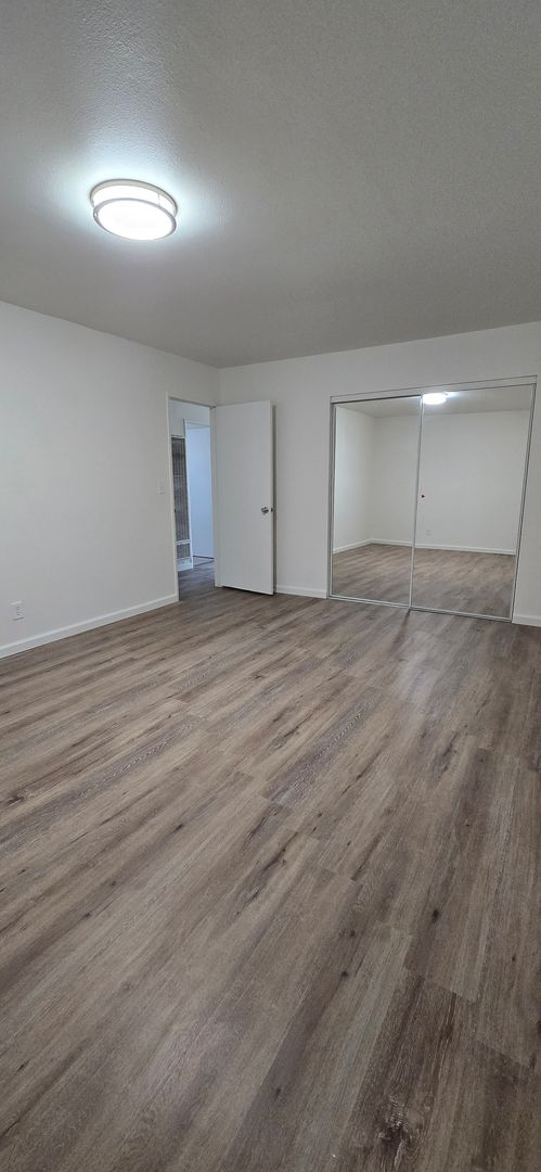 2 beds, 1 bath, $2,100, Unit Downstairs