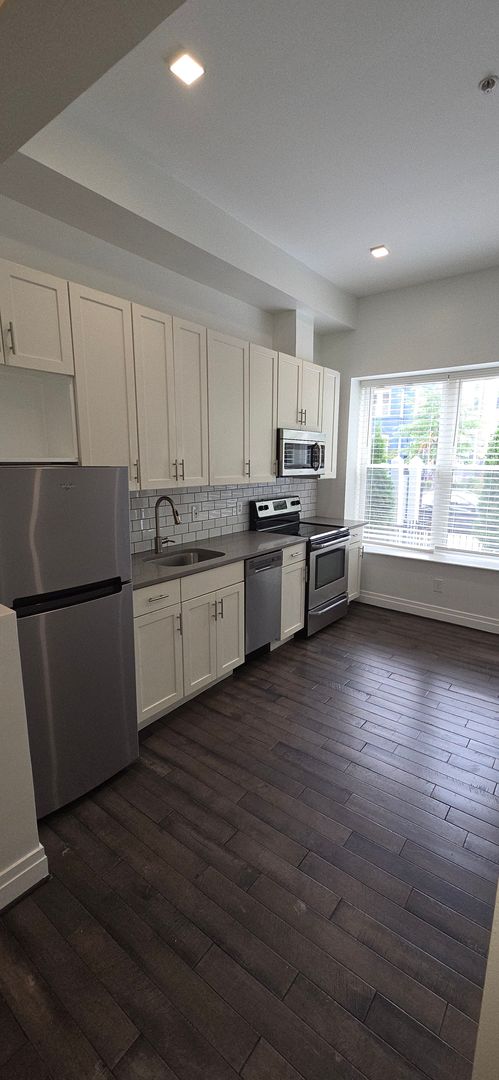 RAZDCPROPERTIES TRUST