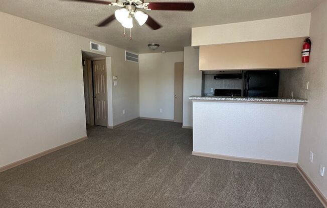 1 bed, 1 bath, 612 sqft, $895, Unit 906