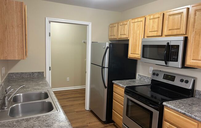 2 beds, 2 baths, $1,750, Unit UNIT 105