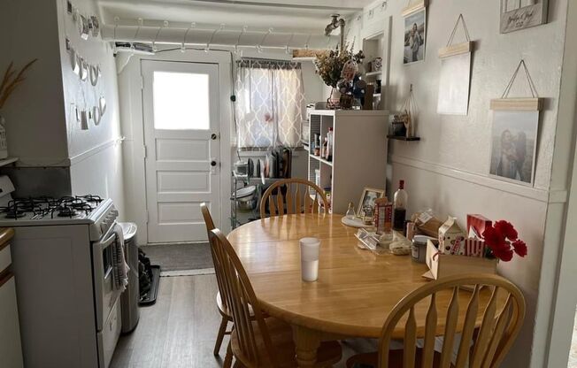1 bed, 1 bath, 640 sqft, $1,025, Unit 224 E 400 N