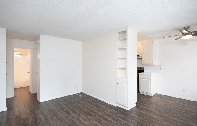 1 bed, 1 bath, $2,495, Unit 12