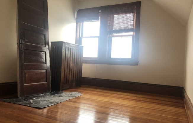 3 beds, 2 baths, 1,600 sqft, $3,000, Unit 9