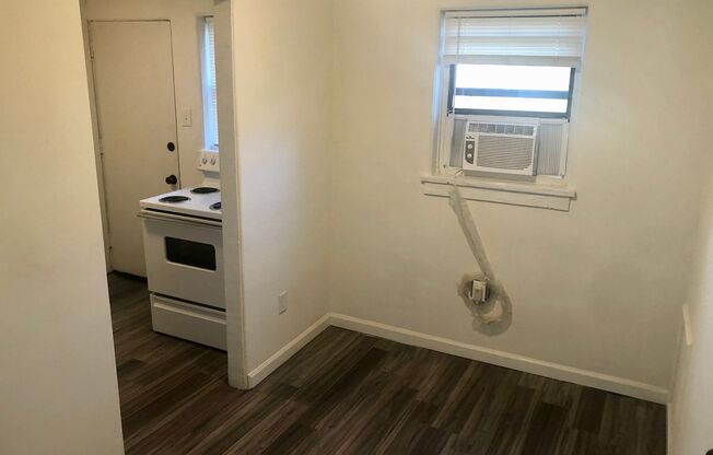 2 beds, 1 bath, 800 sqft, $850, Unit 118 A
