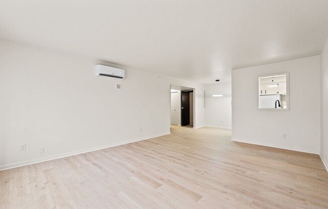 1 bed, 1 bath, 700 sqft, $875, Unit 203