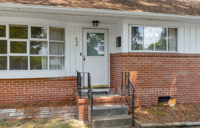 562 BRIAR HL RD