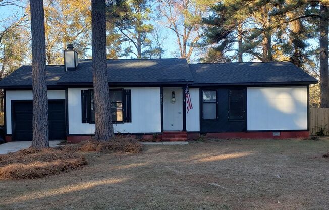 Updated 3 bedroom 2 bath home in Lake Rim Estates