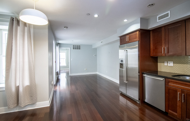1522 Race St Unit 4