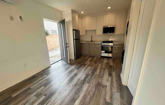 1 bed, 1 bath, 500 sqft, $2,100, Unit Unit 3