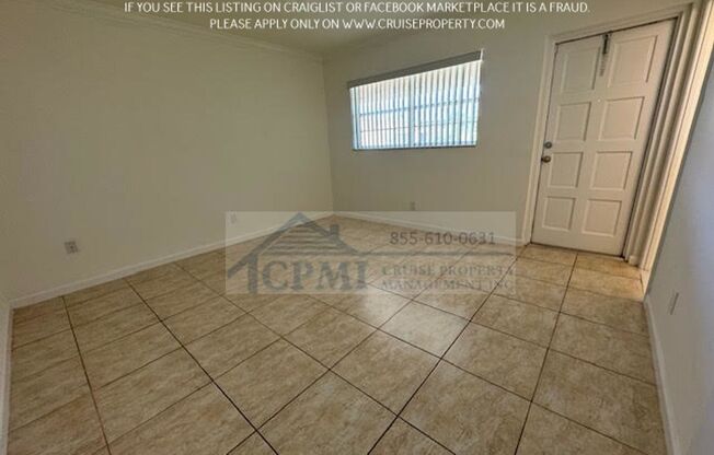555 S Luna Ct