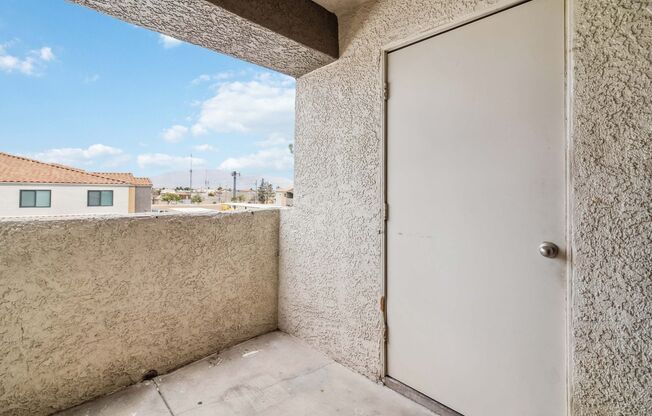 3 beds, 2 baths, $1,595, Unit # 2081