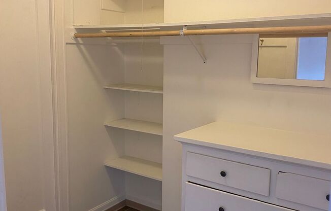 Studio, 1 bath, 325 sqft, $1,095, Unit 302