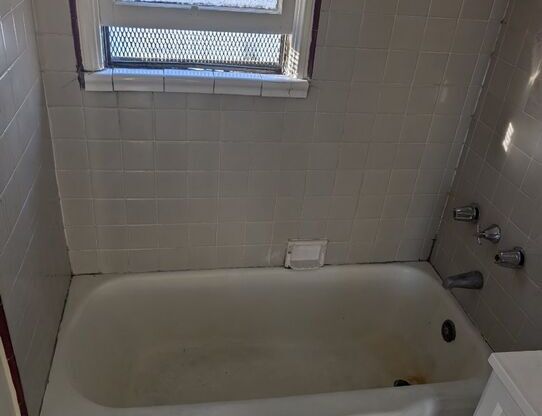 Studio, 1 bath, 400 sqft, $1,250, Unit 8464