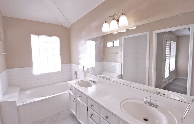 3 beds, 2.5 baths, $1,915