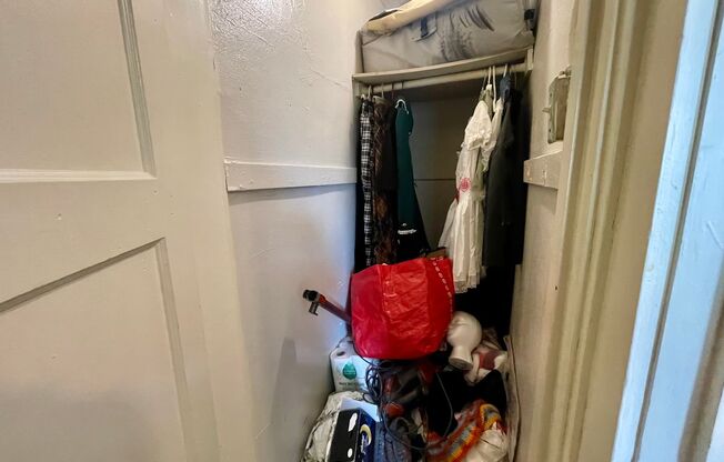 1 bed, 1 bath, $895, Unit 15