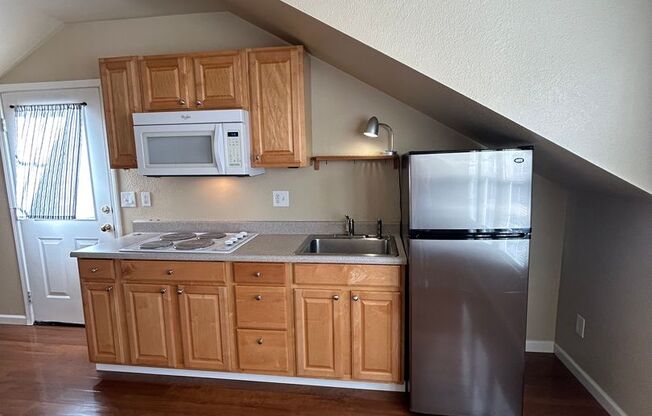 Studio, 1 bath, $1,800, Unit # #A